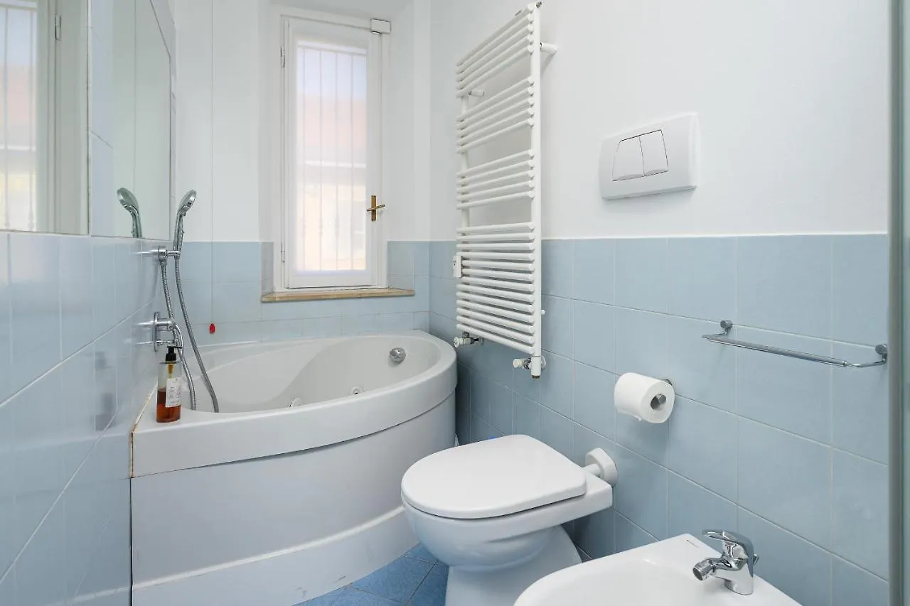 Porta Venezia Charme Apartment Milan 0*,  Italy